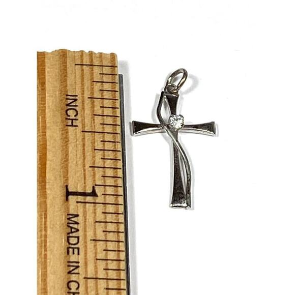 925 TK CZ Cross Pendant Sterling Silver Cubic Zirconium - Picture 2 of 8